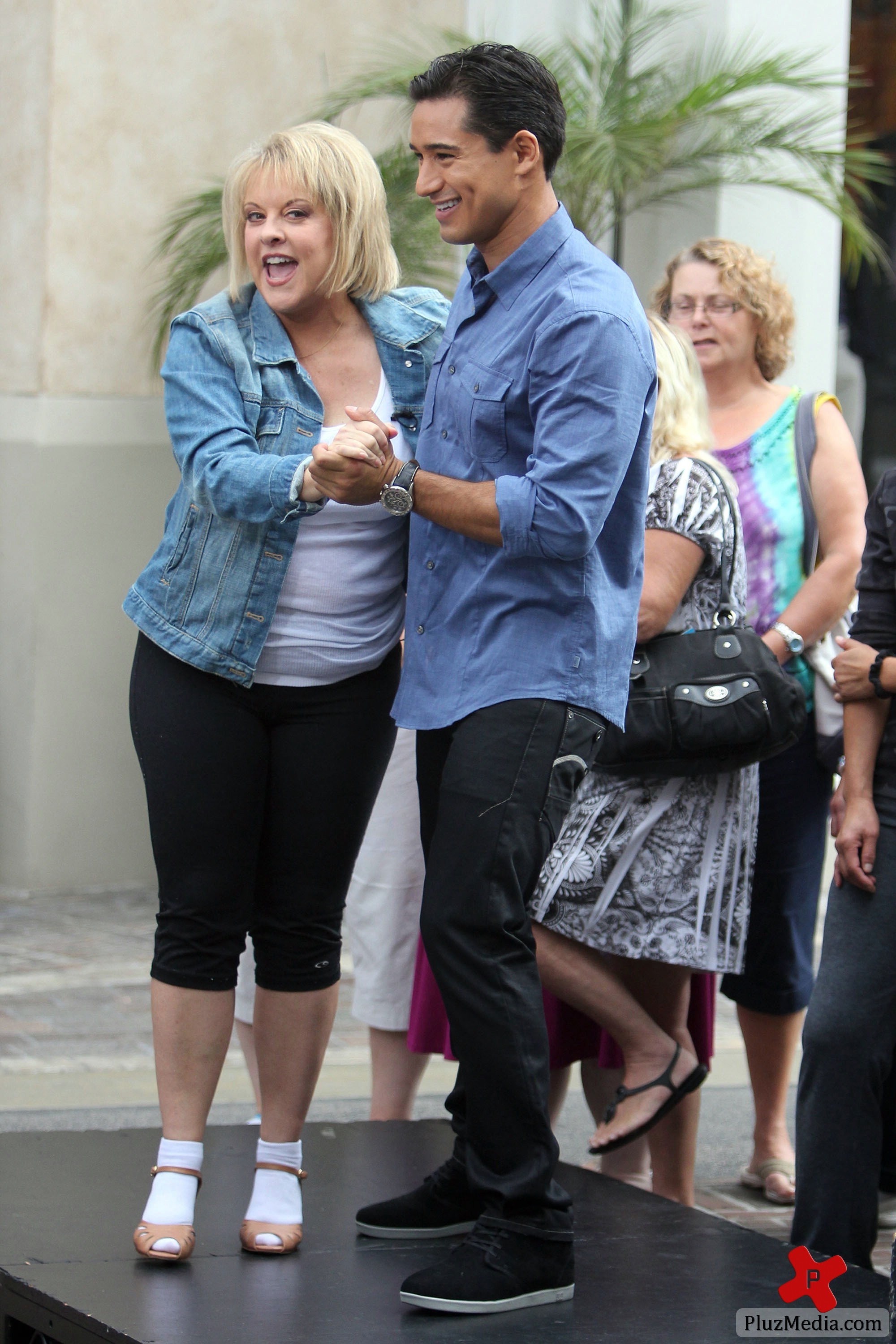 Celebrities at The Grove to film an appearance for news programme 'Extra' | Picture 88928